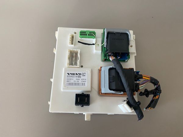 CEM Control Unit Module Volvo XC60 XC90 32254022 CEM Control Unit Module Volvo XC60 XC90 32254022